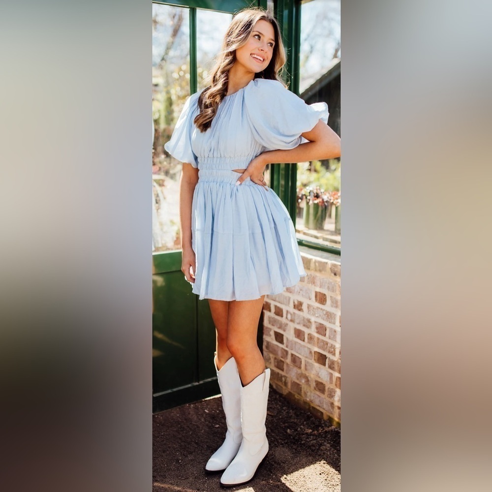 CUTOUT PUFF SLEEVES MINI DRESS BABY BLUE PLAYFUL
SILHOUETTE SUMMER PREPPY MED - Picture 2 of 16